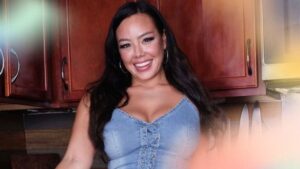 Kitten Latenight Wiki, Biography