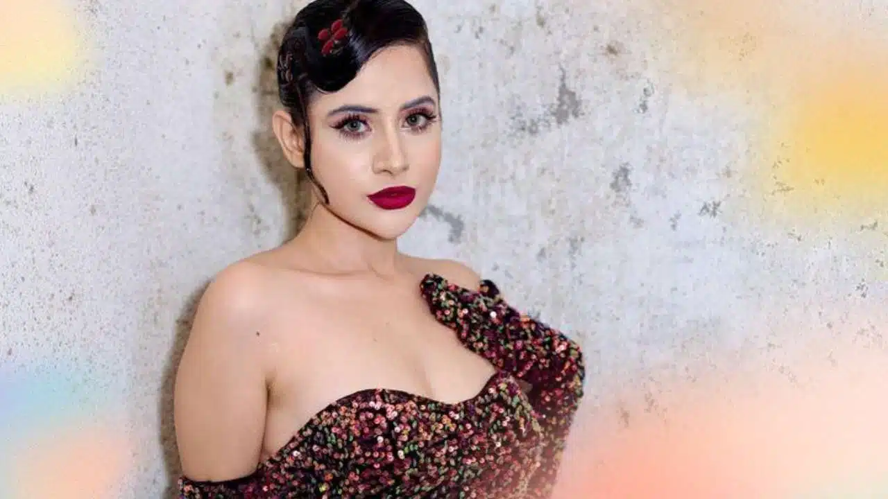 Urfi Javed Wiki, Biography, Age, Height, Weight, Family, Net Worth